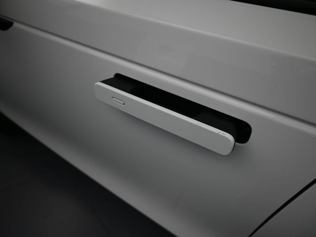 Used 2025 Land Rover Range Rover Velar Dynamic SE image 32