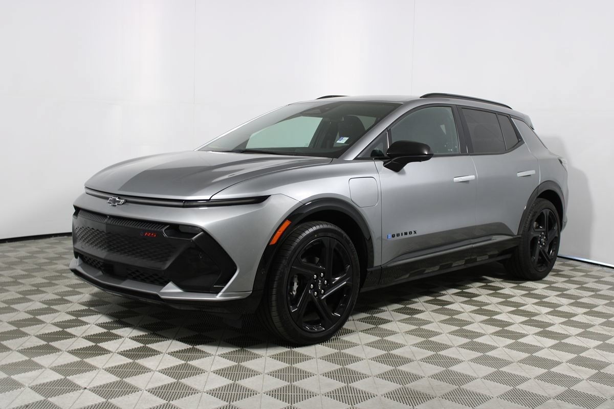 Used 2024 Chevrolet Equinox EV RS FWD image 3