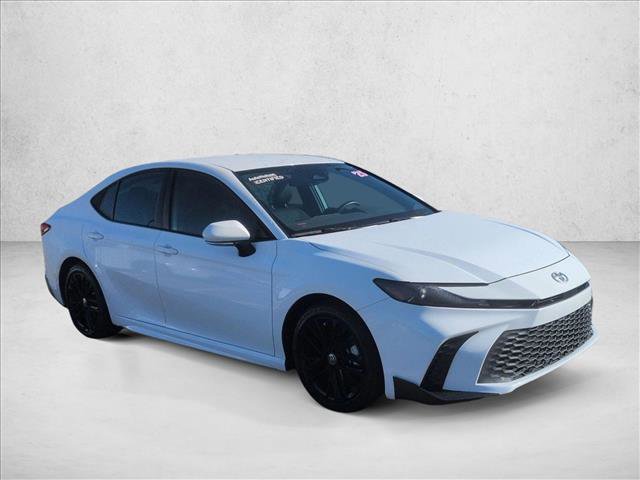 Used 2025 Toyota Camry SE w/ Convenience Package image 3