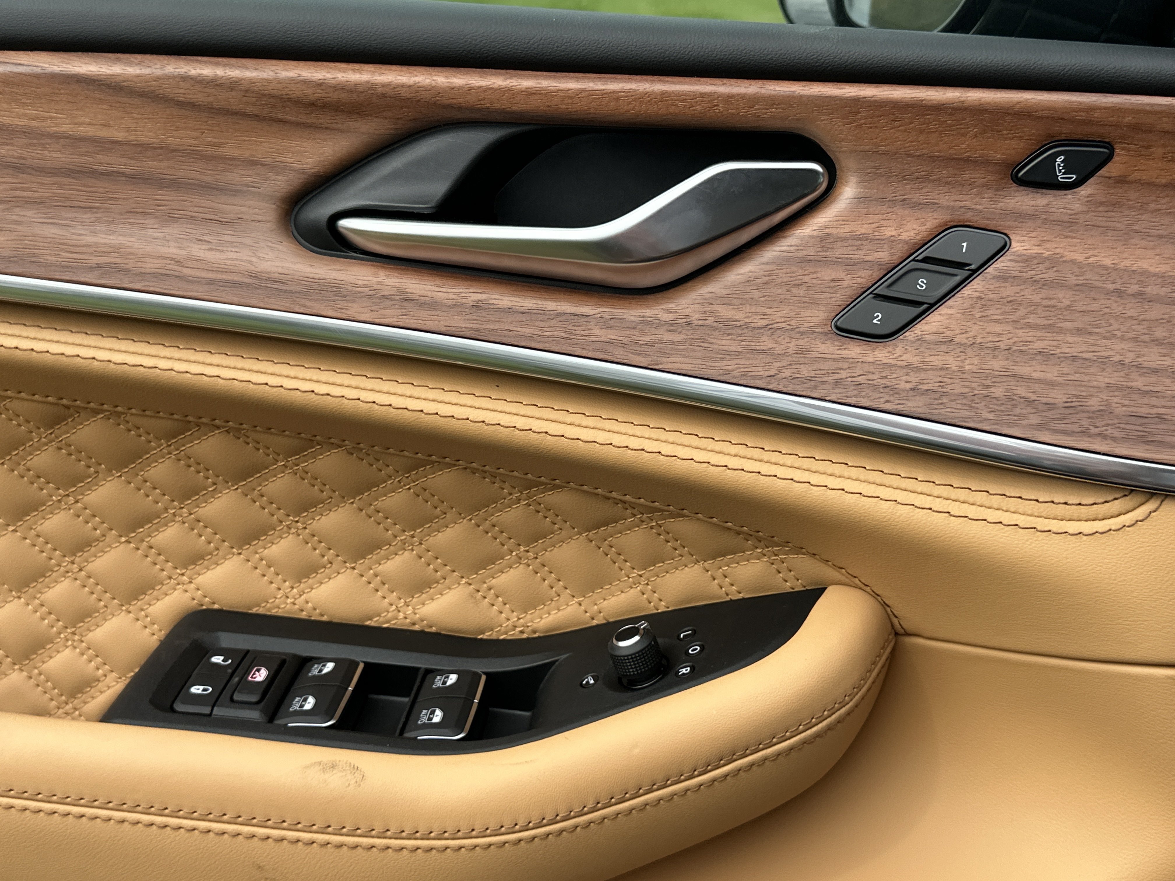 New 2027 Jeep Grand Cherokee Summit AWD/4WD image 12