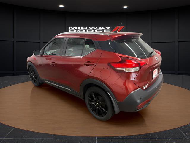 Used 2020 Nissan Kicks SR w/ SR Premium Package FWD image 3