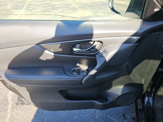 Used 2016 Nissan Rogue SL w/ SL Premium Package AWD/4WD image 19