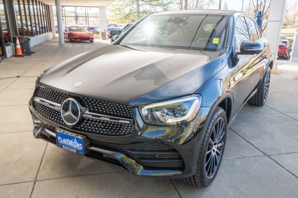 Used 2023 Mercedes-Benz GLC 300 4MATIC Coupe image 3