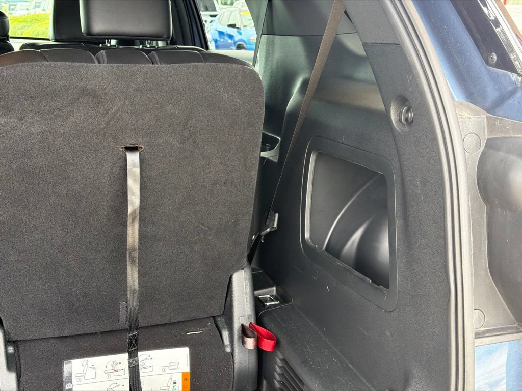 Used 2018 Ford Explorer XLT w/ Equipment Group 202A FWD image 34