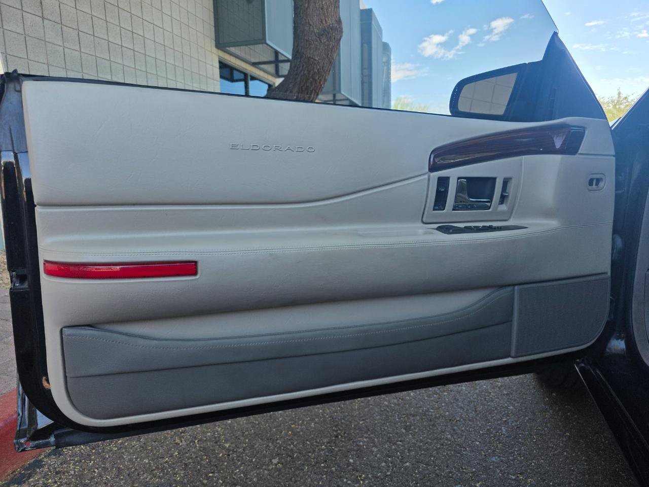 Used 1997 Cadillac Eldorado Touring FWD image 24