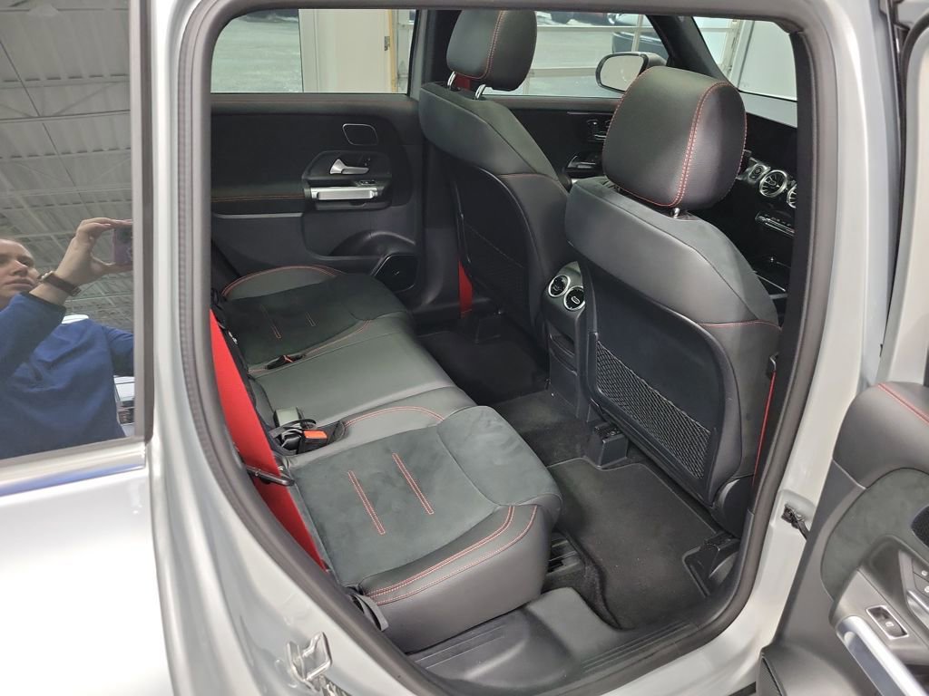 Used 2024 Mercedes-Benz GLB 35 AMG 4MATIC image 22