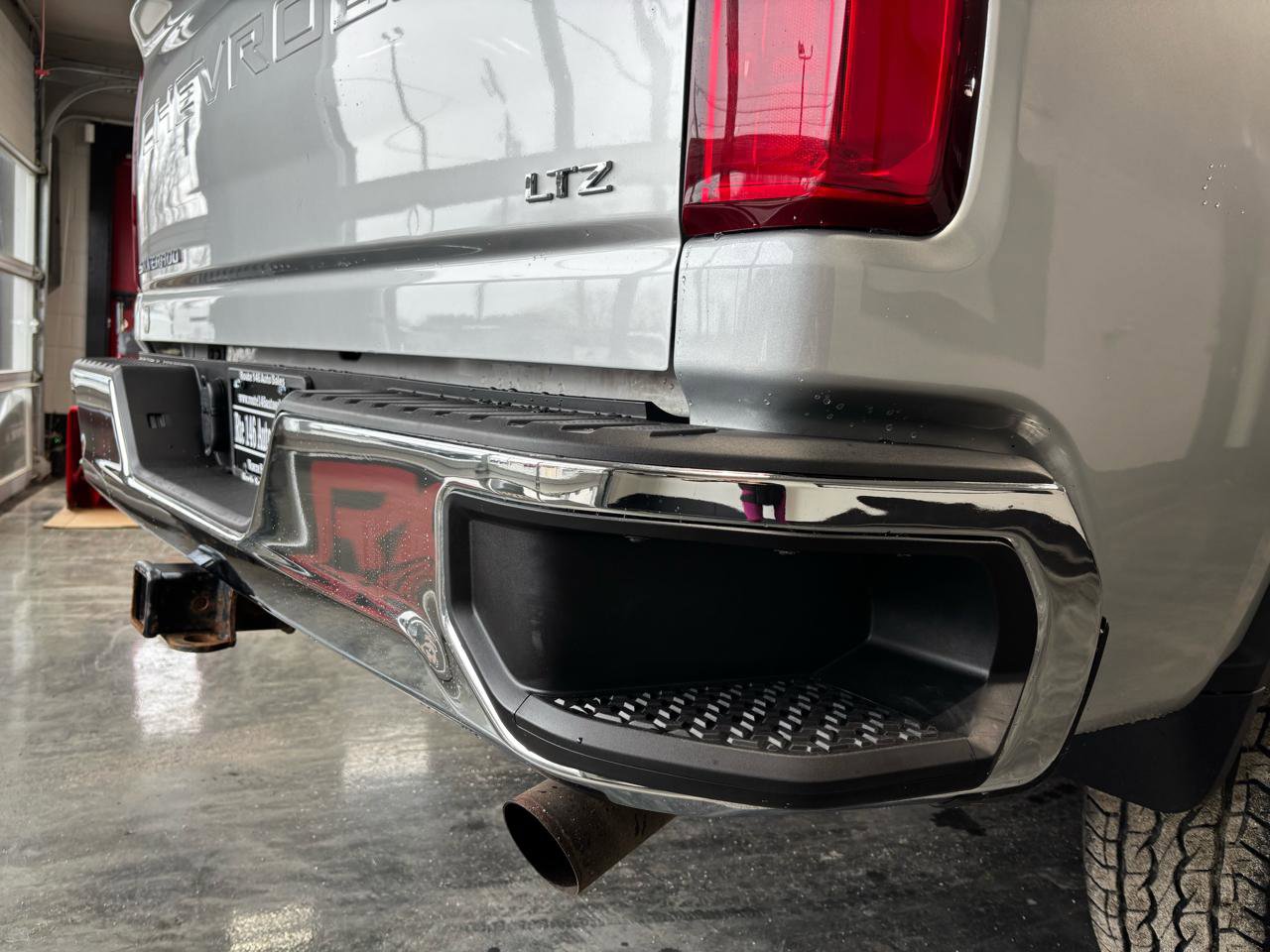 Used 2023 Chevrolet Silverado 3500 LTZ w/ LTZ Convenience Package image 11