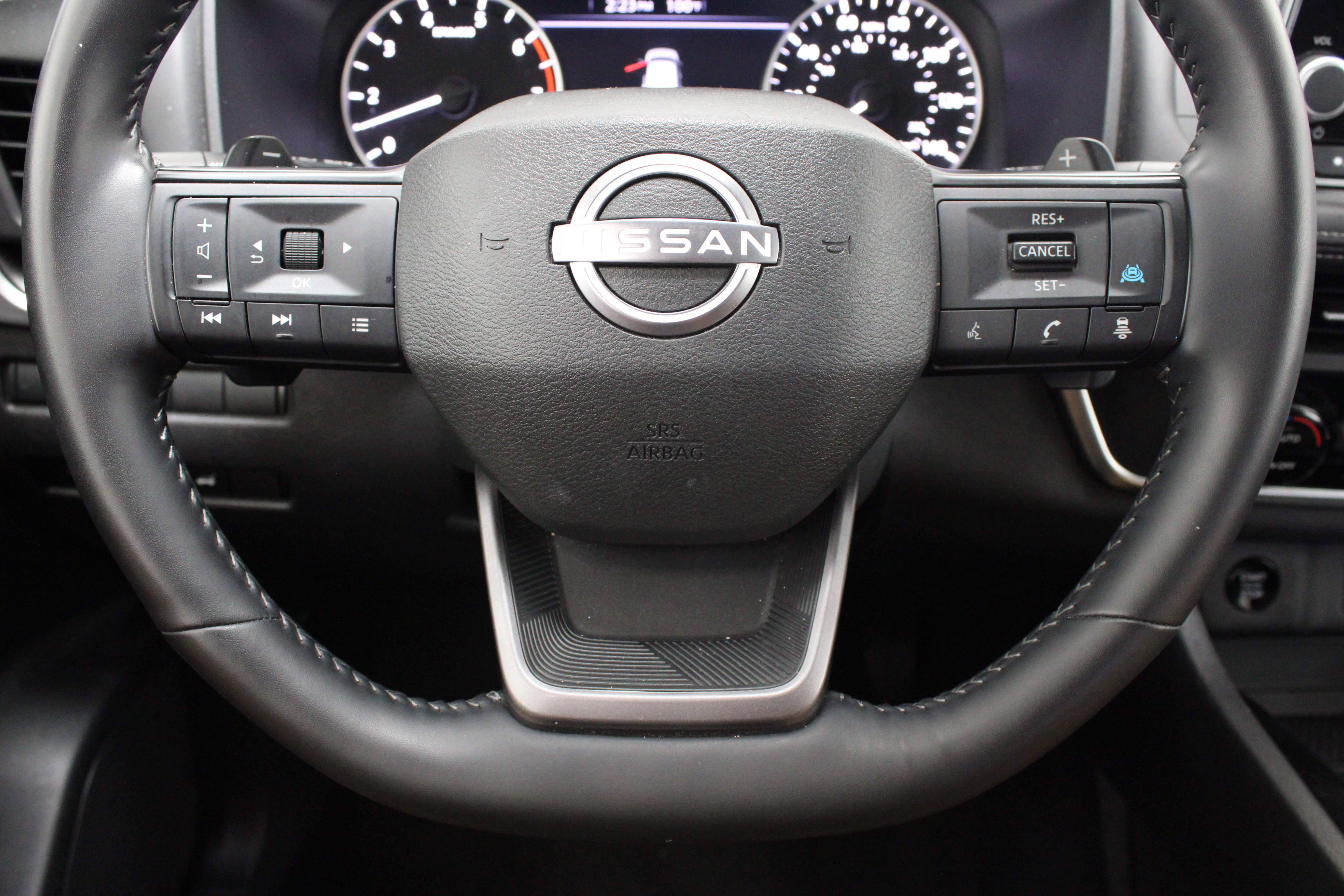 Used 2025 Nissan Rogue SV FWD image 23