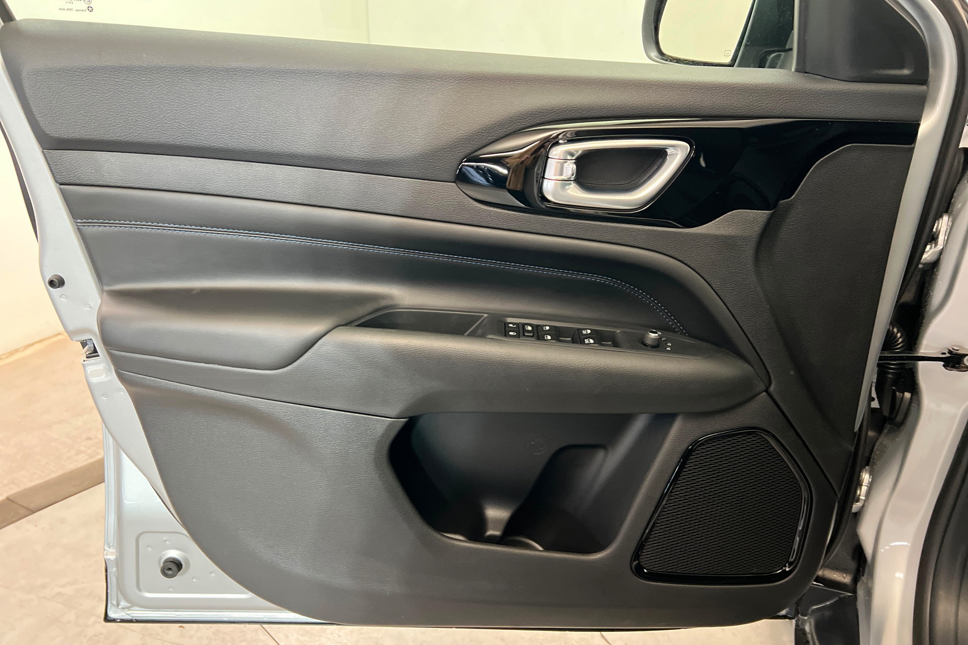 New 2026 Jeep Compass Latitude AWD/4WD image 14