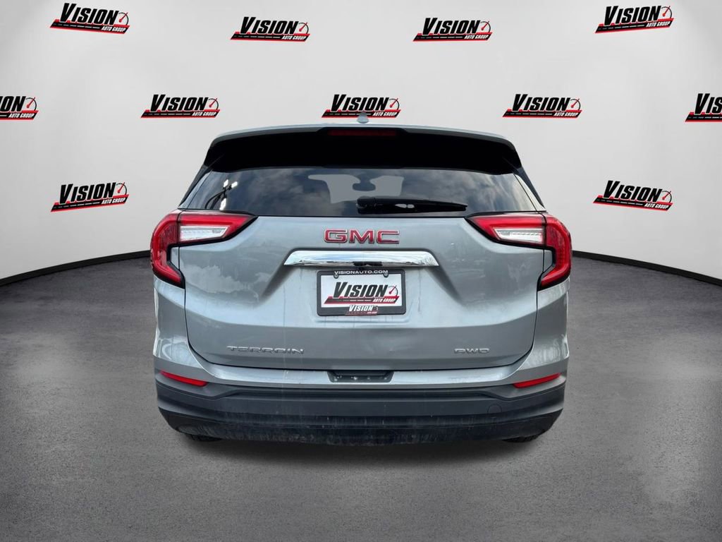 Used 2024 GMC Terrain SLE image 6