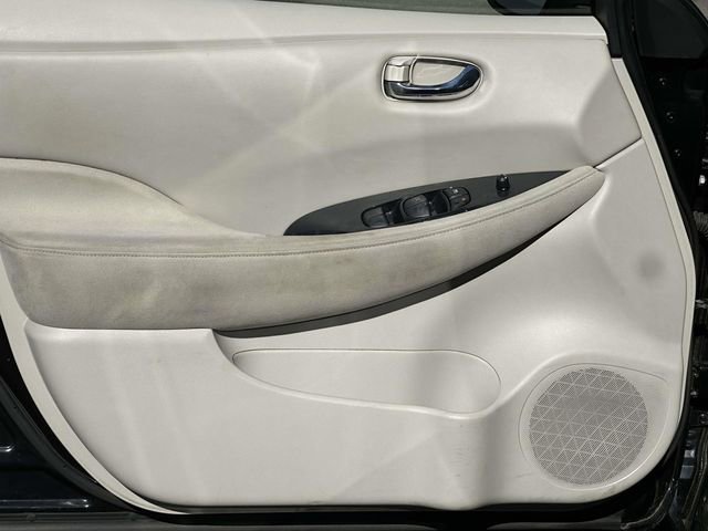 Used 2012 Nissan Leaf SL image 29