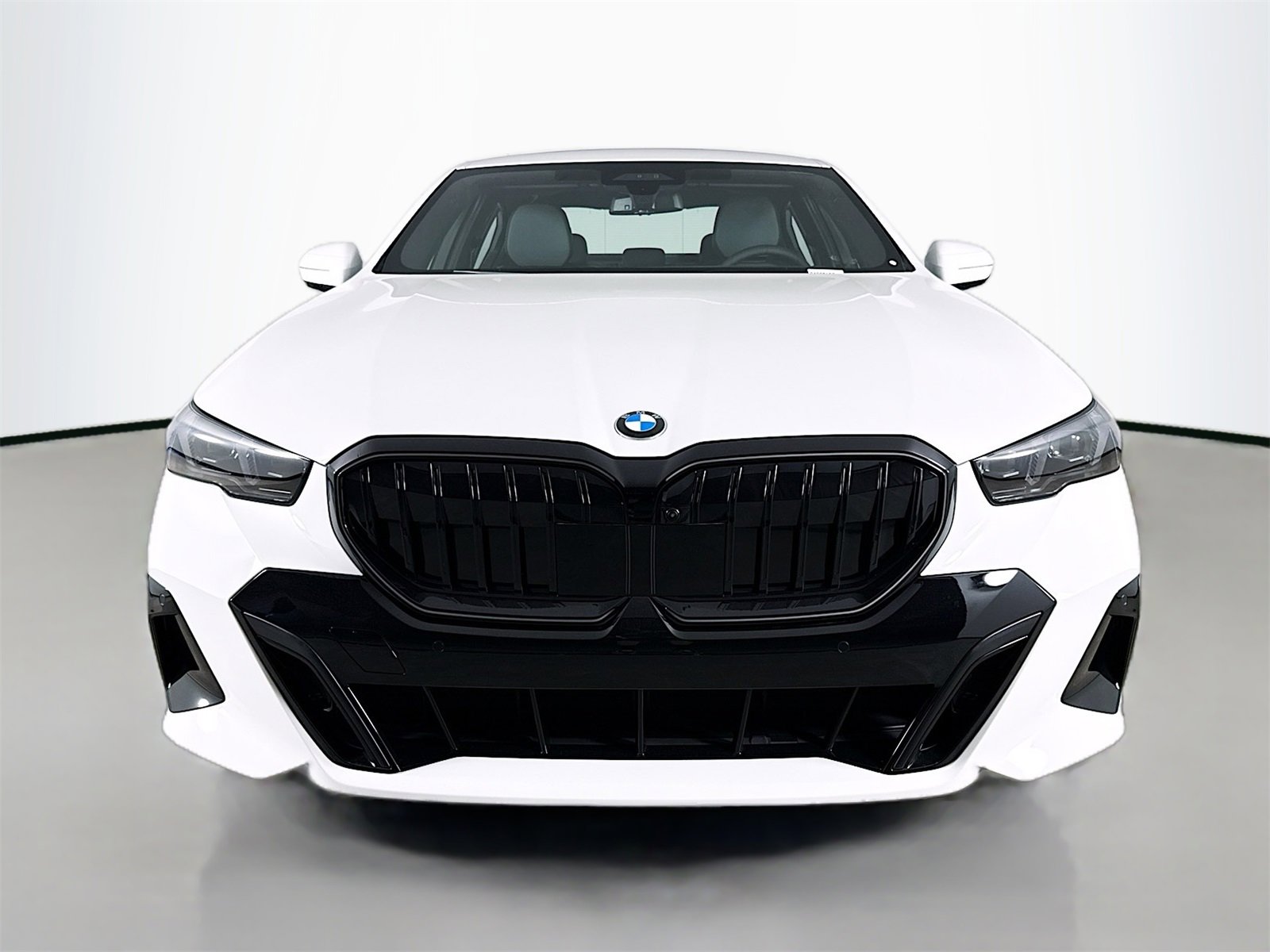 New 2026 BMW 540i xDrive w/ M Sport Package image 2