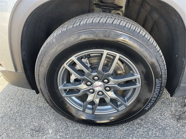 Used 2025 GMC Acadia Elevation image 10