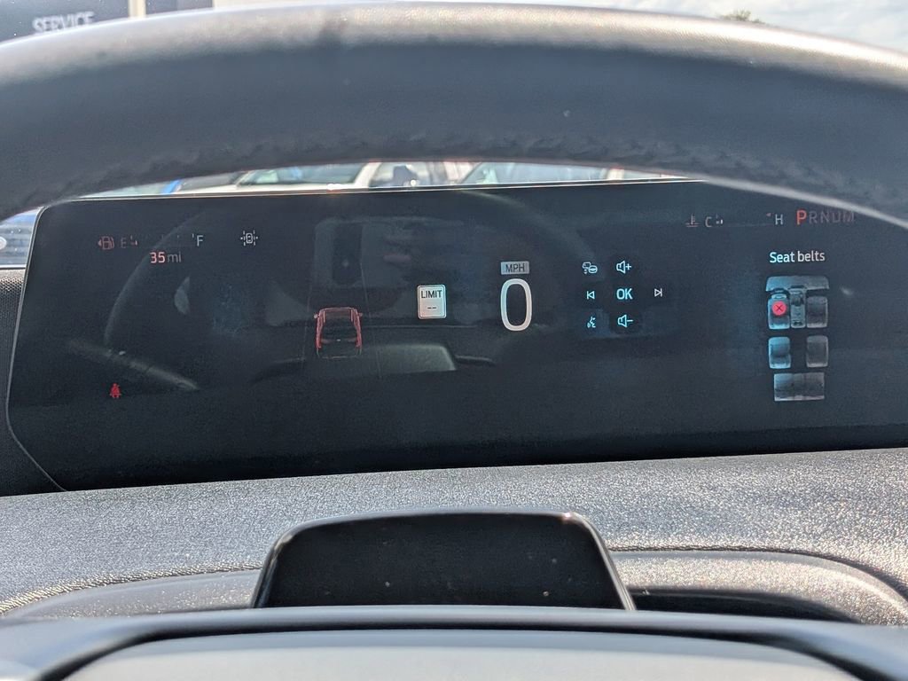 Used 2025 Ford Expedition Active image 30