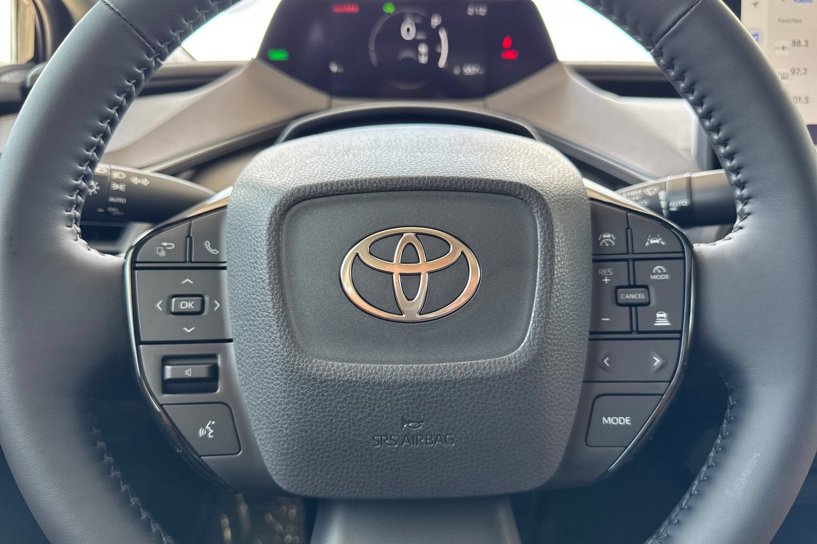 New 2027 Toyota Prius FWD image 26