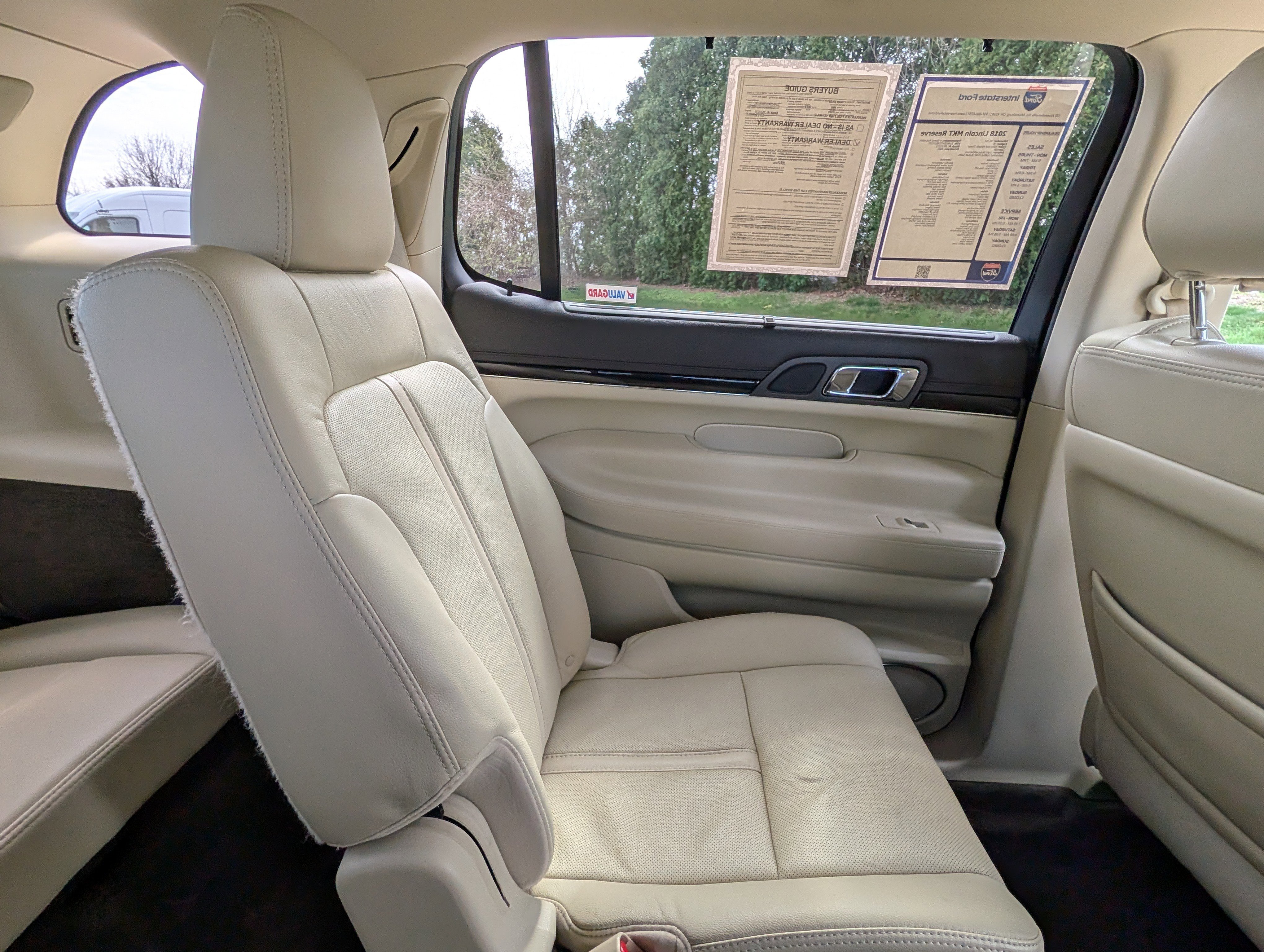 Used 2018 Lincoln MKT AWD image 33