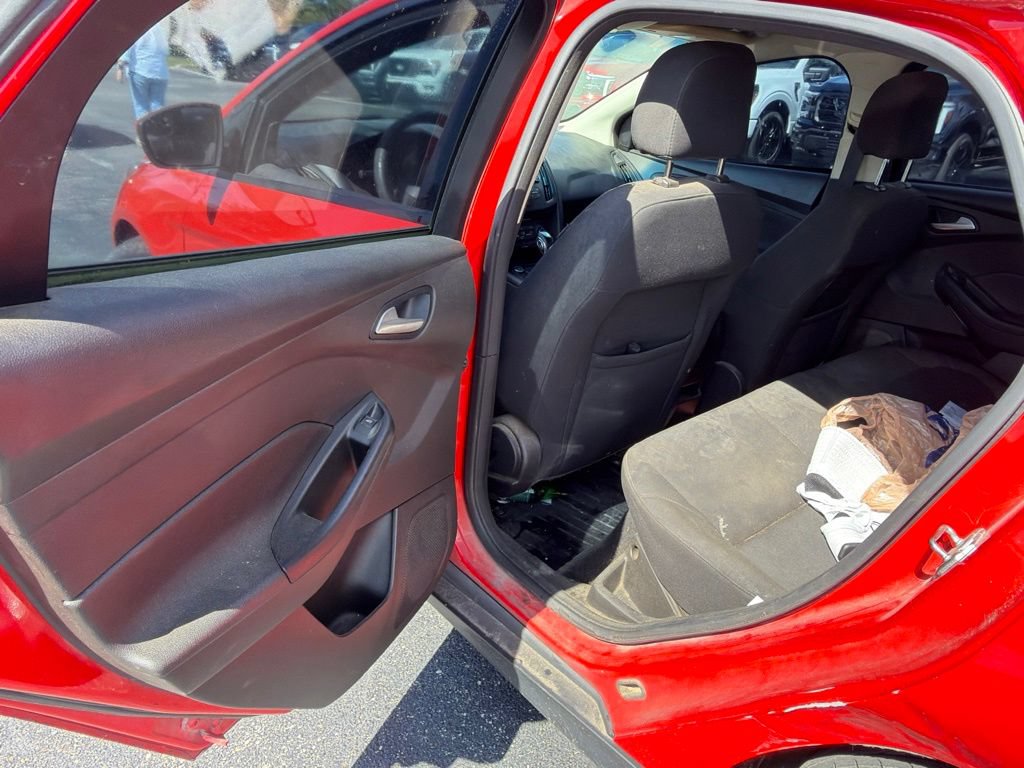 Used 2016 Ford Focus SE FWD image 10