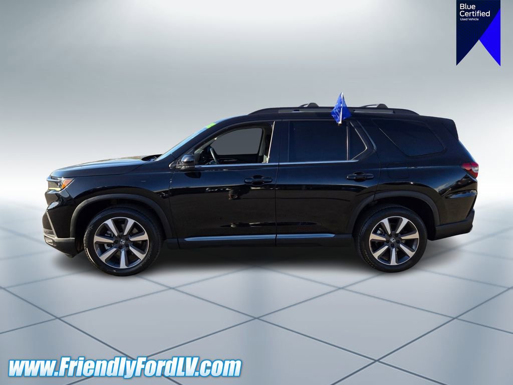 Used 2023 Honda Pilot Touring image 3