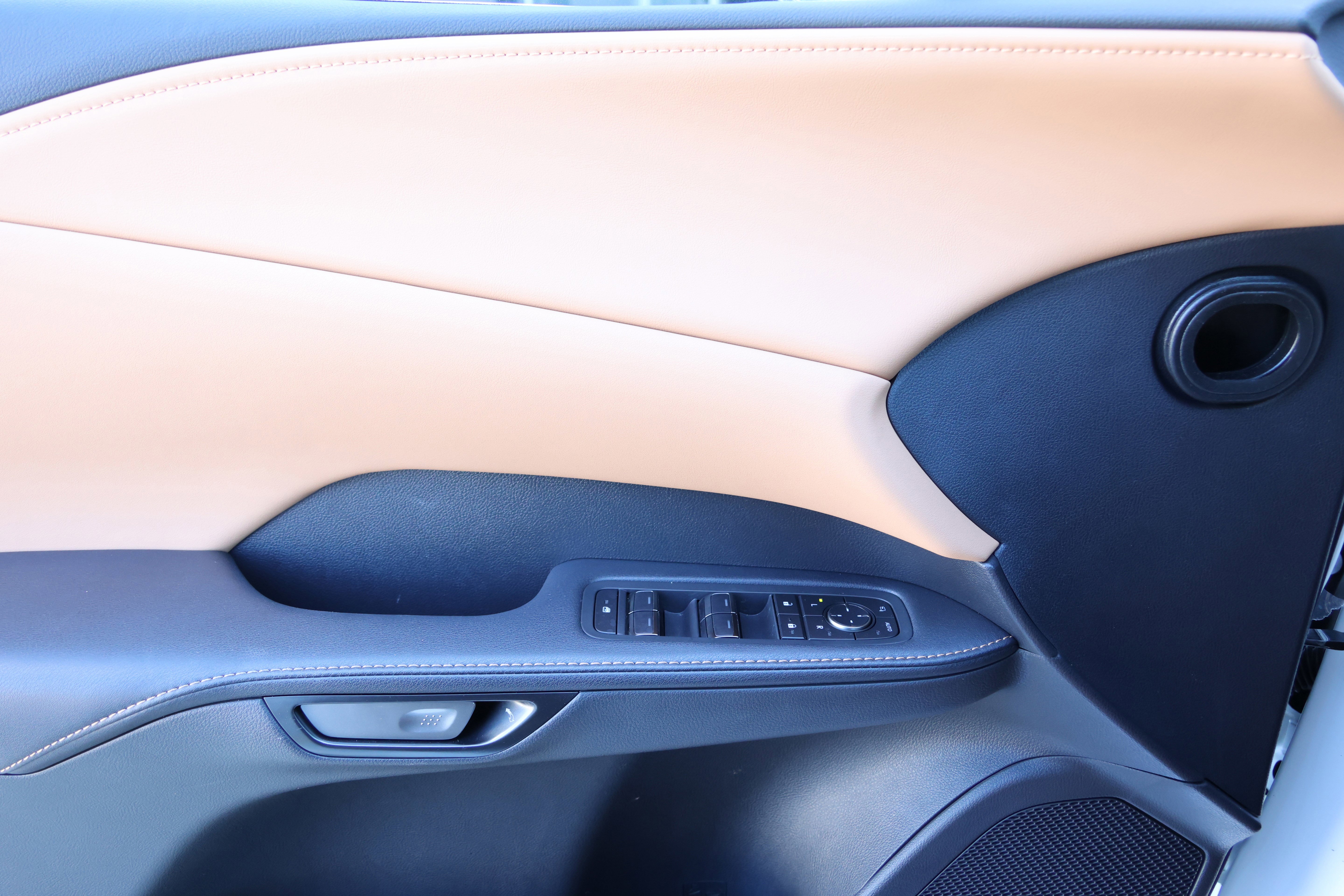 Used 2025 Lexus RX 350 Premium w/ Accessory Package (Z1) image 12