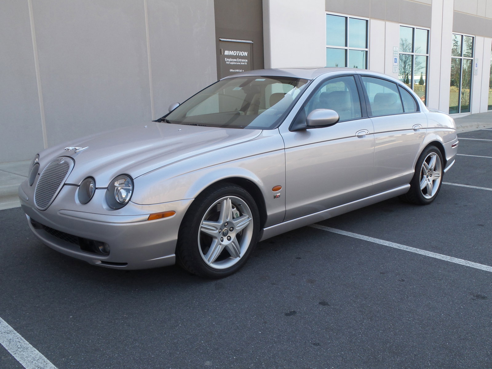 Used 2003 Jaguar S-TYPE R RWD image 97