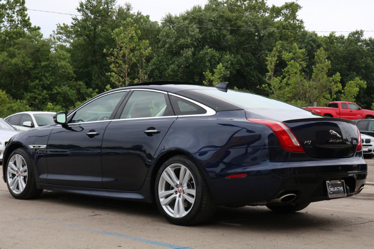 Used 2017 Jaguar XJ R-Sport AWD/4WD image 15