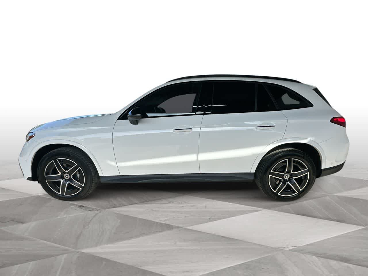 Used 2025 Mercedes-Benz GLC 300 4MATIC image 5