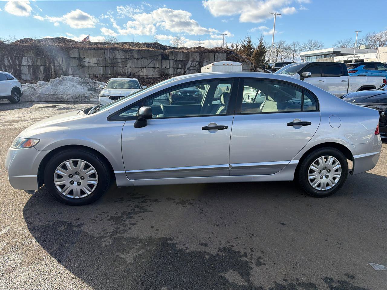Used 2010 Honda Civic DX-VP image 2