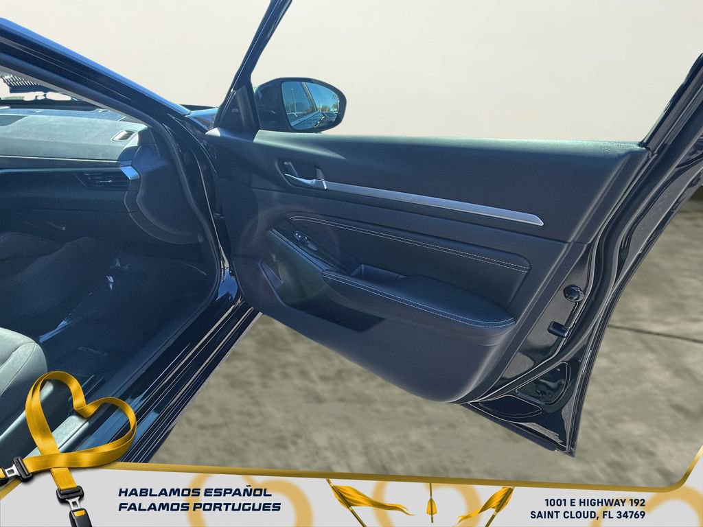 Used 2023 Nissan Altima 2.5 SV w/ SV Premium Package image 22