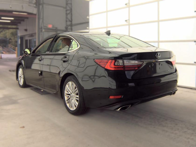 Used 2017 Lexus ES 350 w/ Premium Package FWD image 6