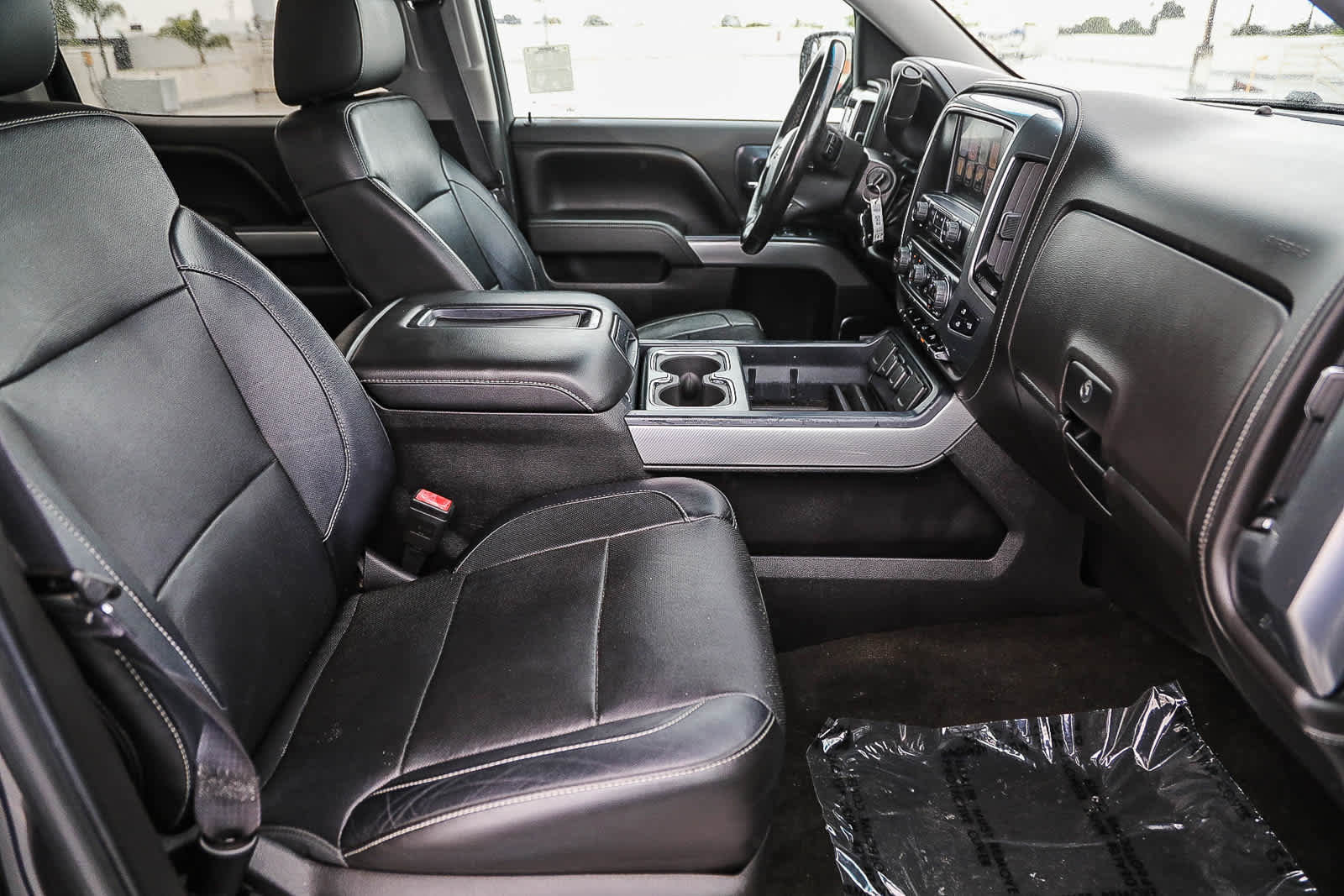 Used 2015 Chevrolet Silverado 1500 LTZ Z71 w/ LTZ Plus Package AWD/4WD image 16