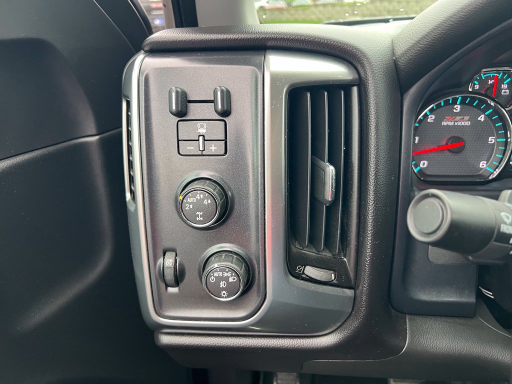 Used 2016 Chevrolet Silverado 1500 LT w/ All Star Edition AWD/4WD image 37
