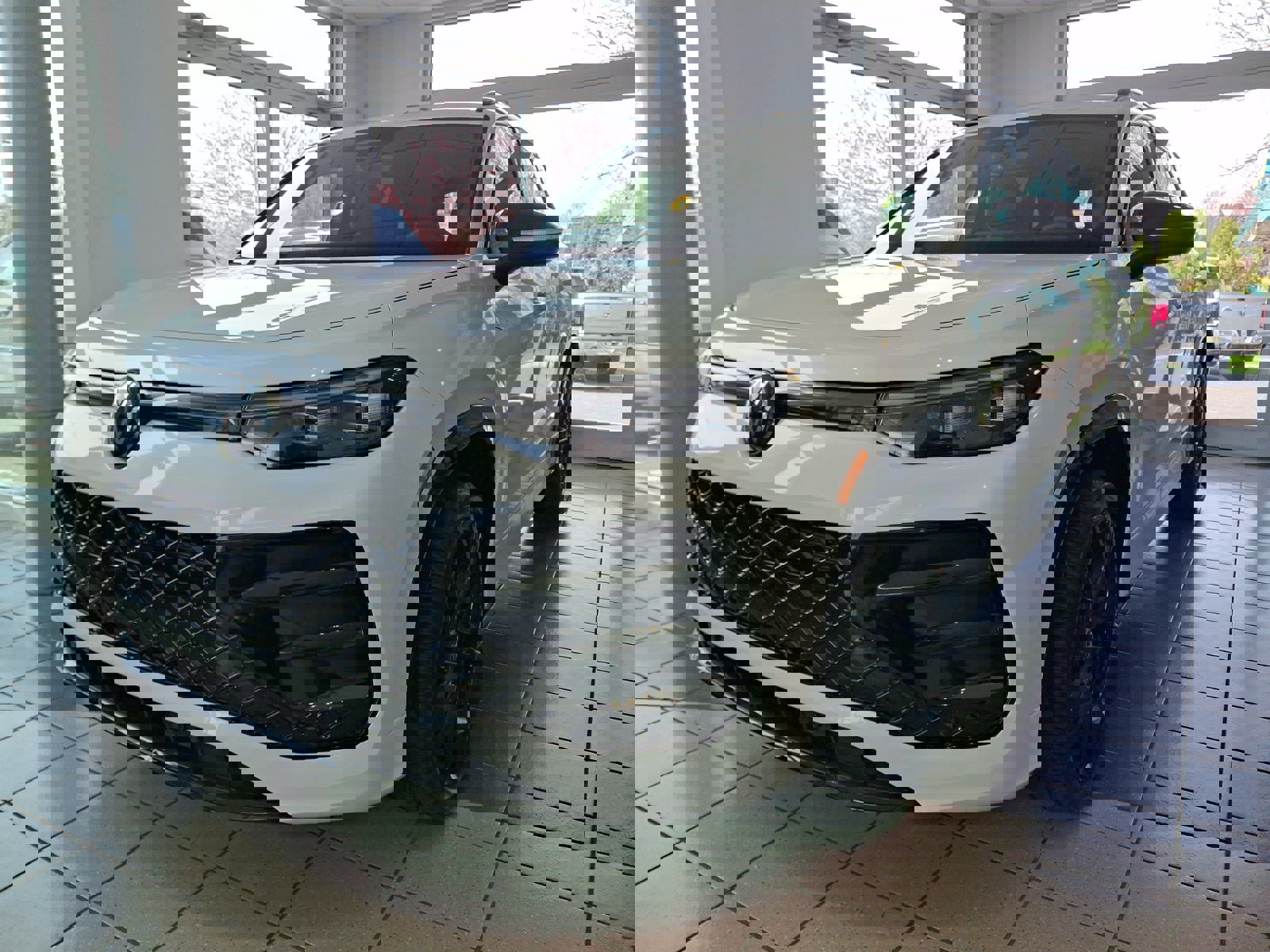 New 2026 Volkswagen Tiguan SE R-Line image 3