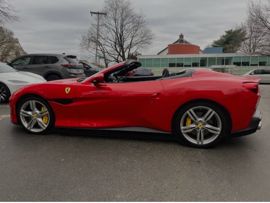 Used 2019 Ferrari Portofino RWD image 11