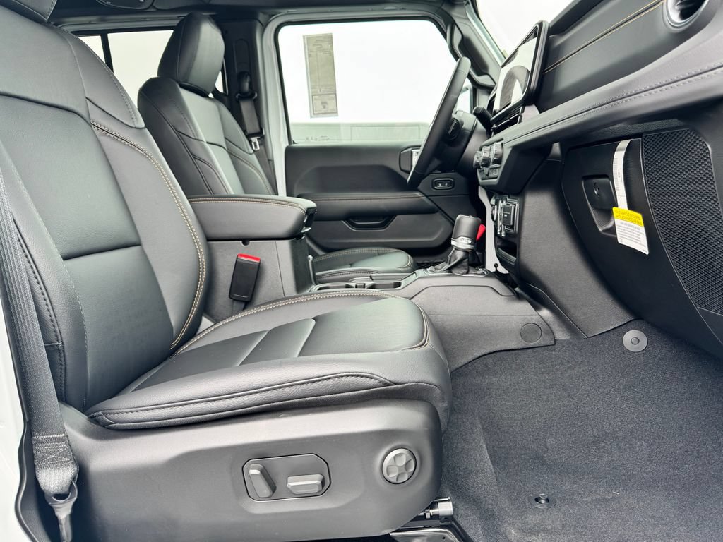 New 2026 Jeep Gladiator Mojave AWD/4WD image 11