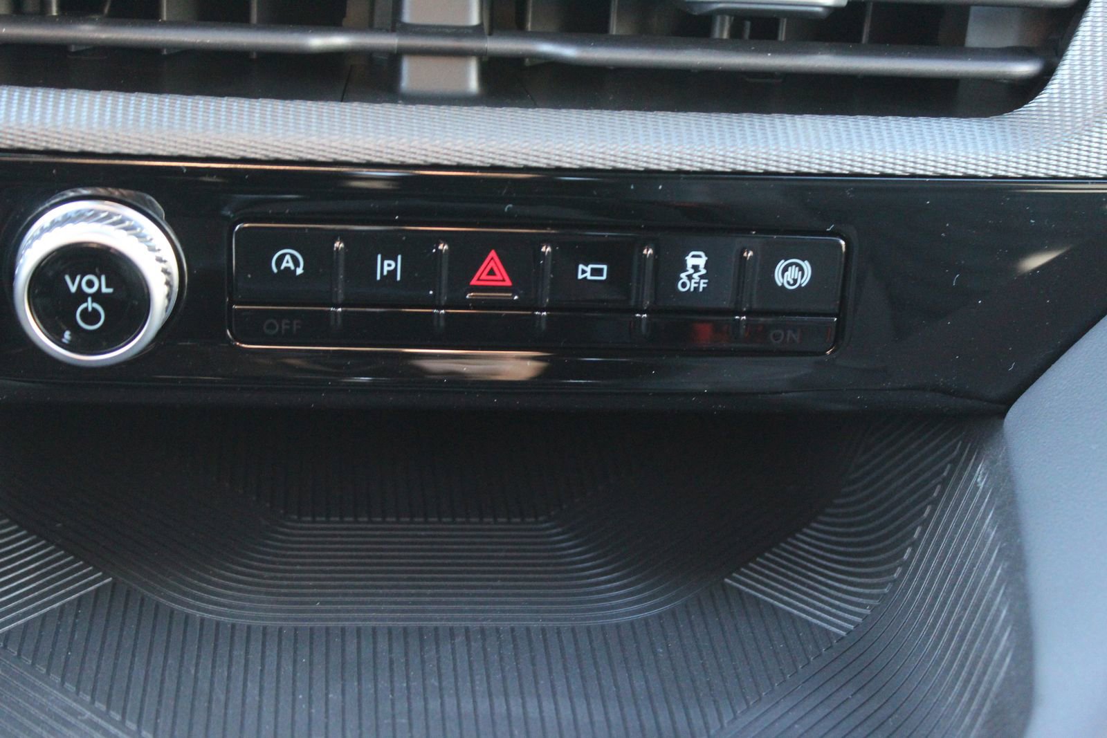 New 2026 Ford Explorer ST-Line w/ ST-Line Street Pack image 29