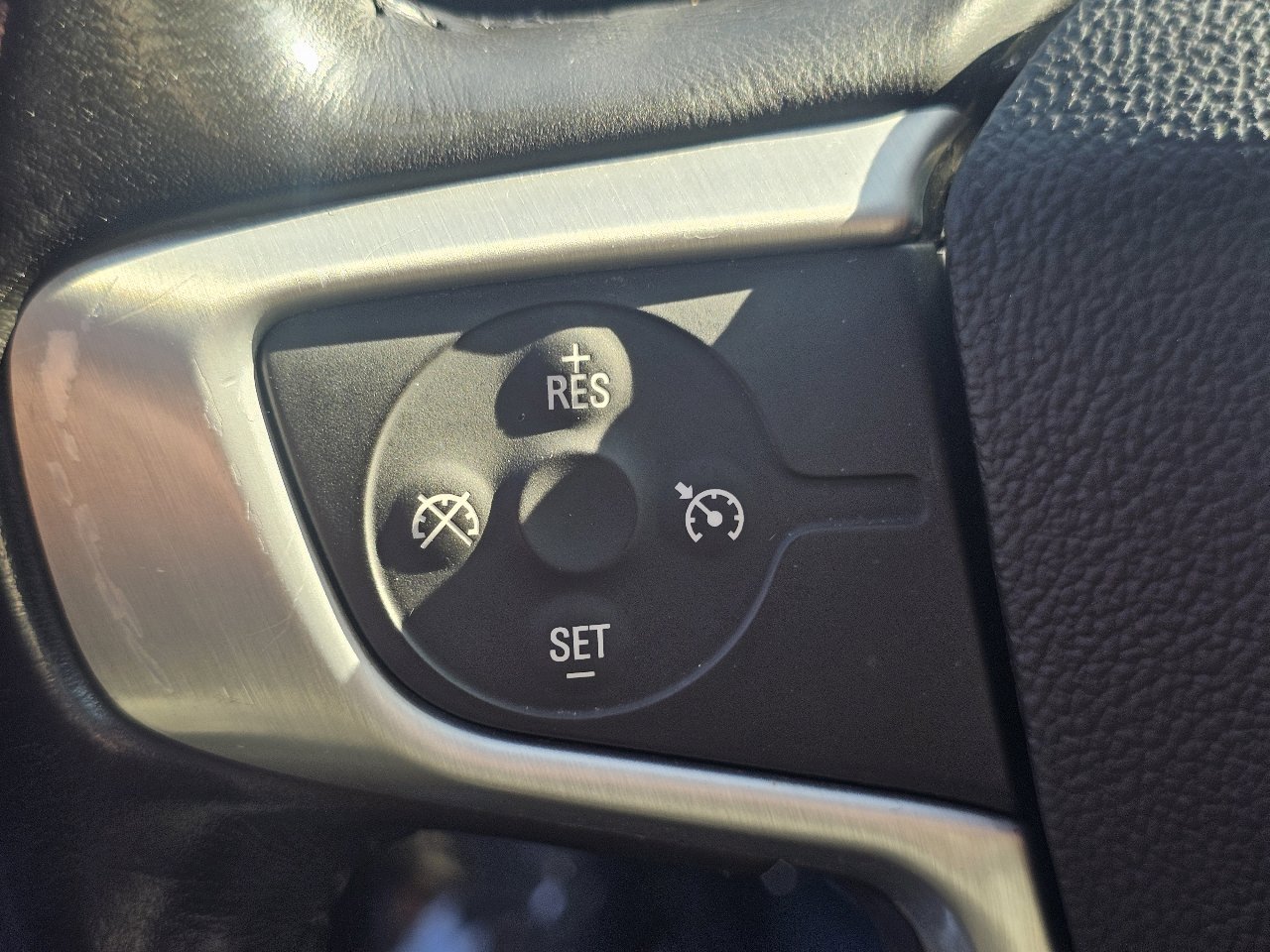 Used 2019 GMC Acadia SLT image 30