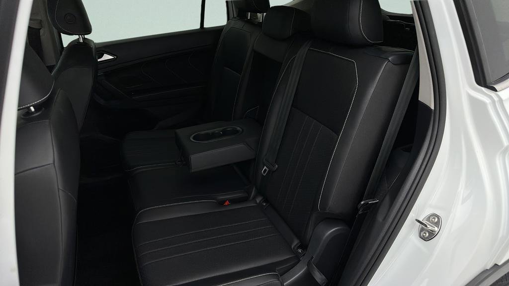 Used 2024 Volkswagen Tiguan SE FWD image 10