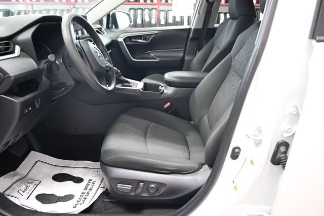 Used 2024 Toyota RAV4 XLE FWD image 10
