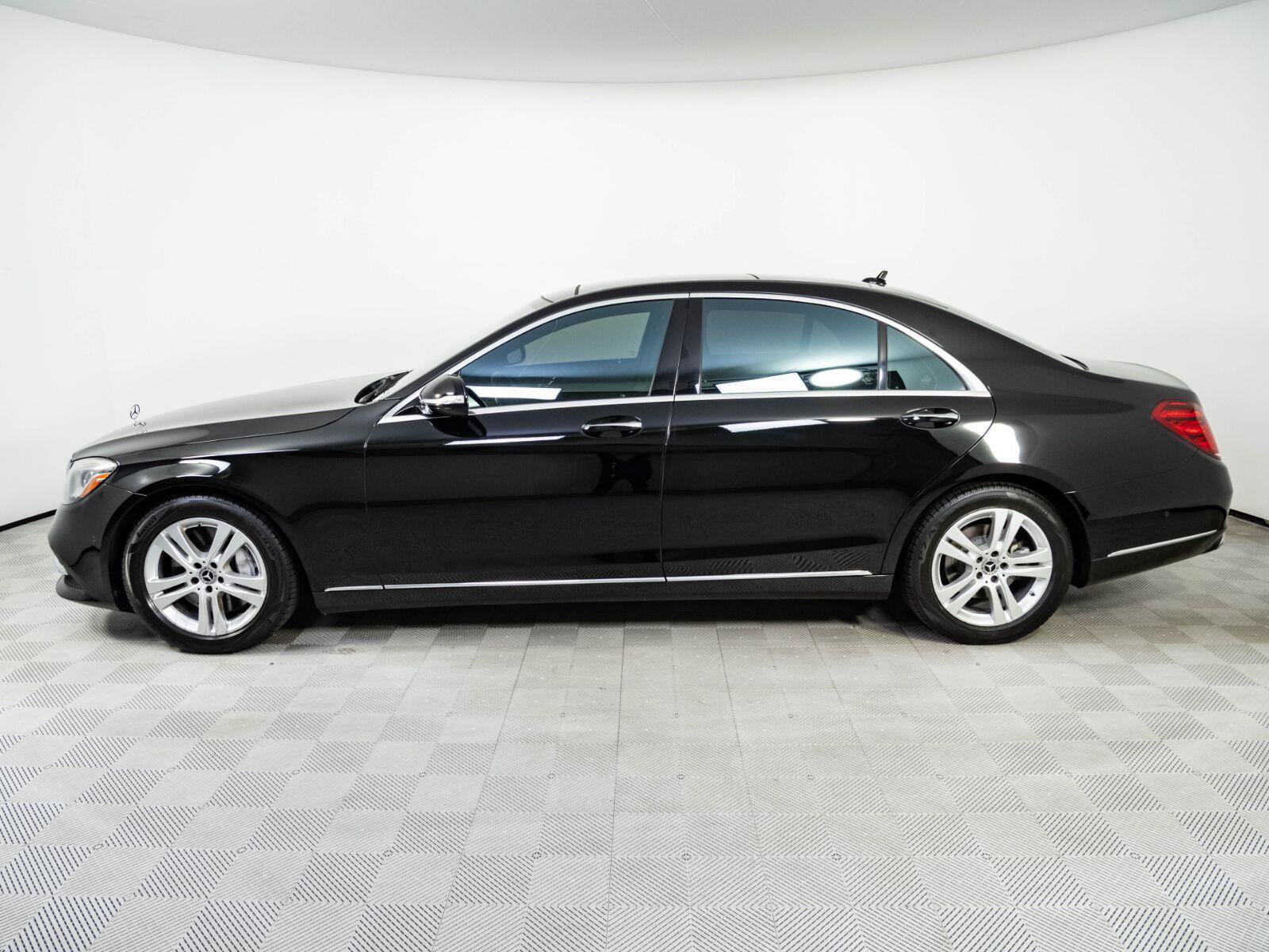 Used 2019 Mercedes-Benz S 450 Sedan image 2