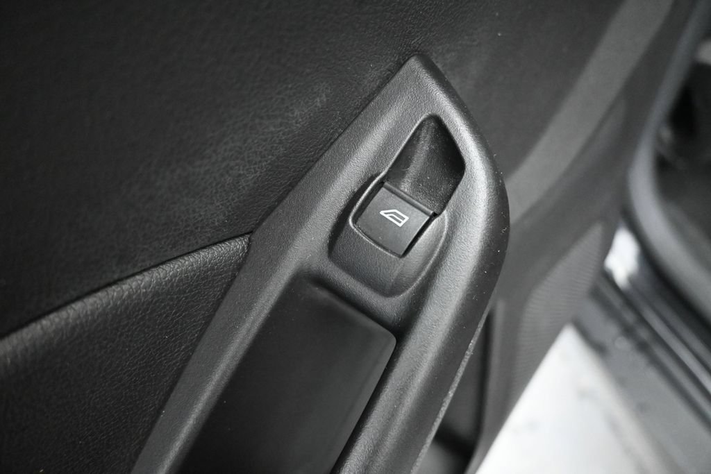 Used 2014 Ford Focus SE FWD image 12