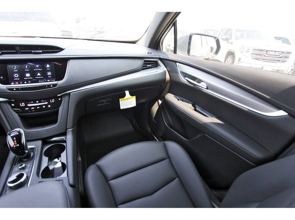 New 2025 Cadillac XT5 Luxury image 10