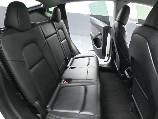 Used 2022 Tesla Model Y Long Range image 36