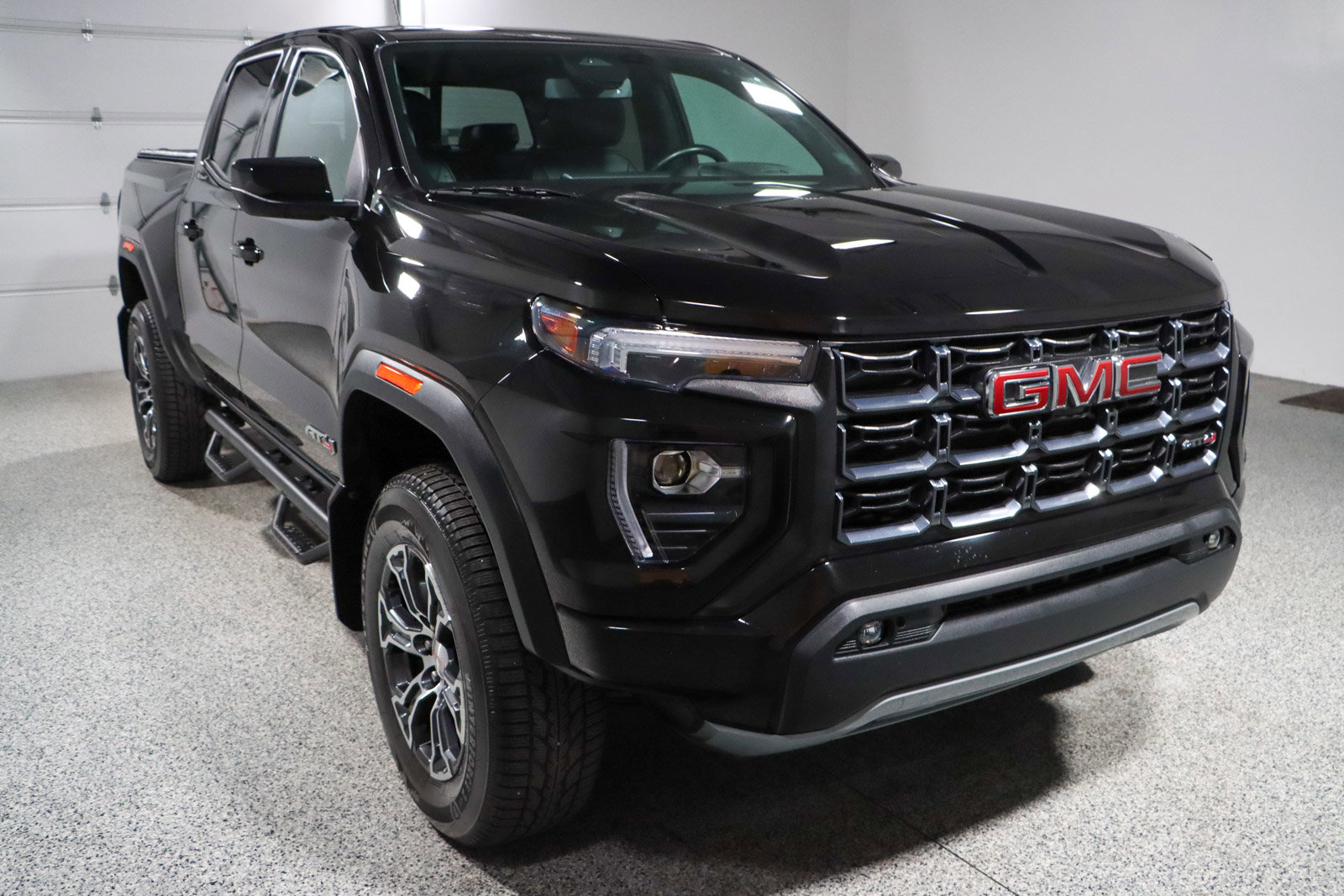 Used 2023 GMC Canyon AT4 w/ AT4 Premium Package image 5