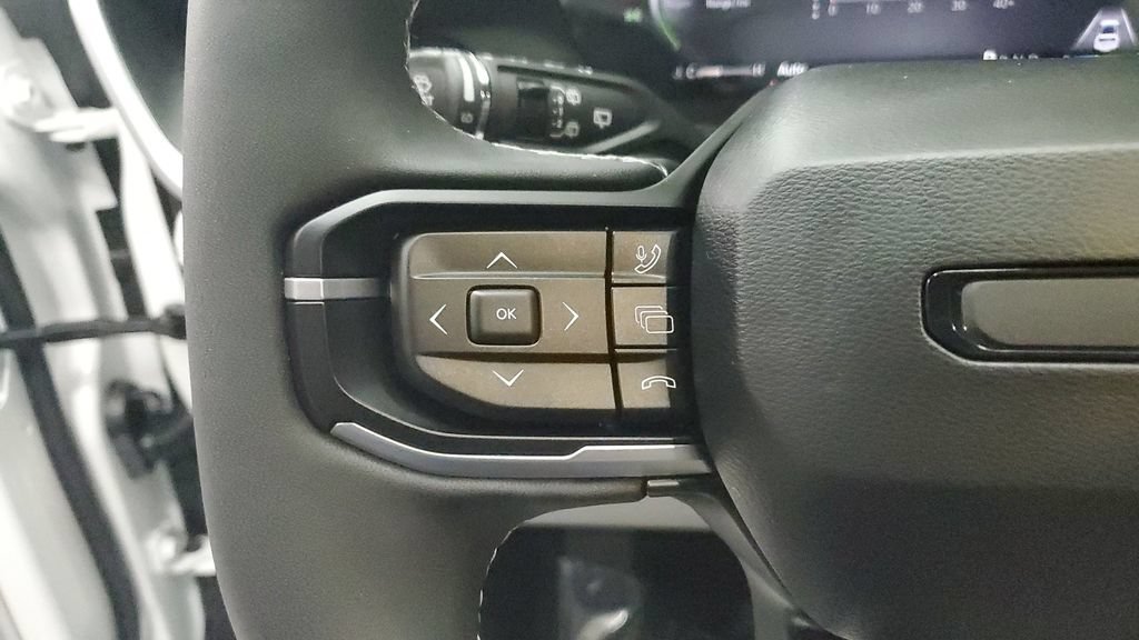 Used 2026 Jeep Cherokee Overland AWD/4WD image 32