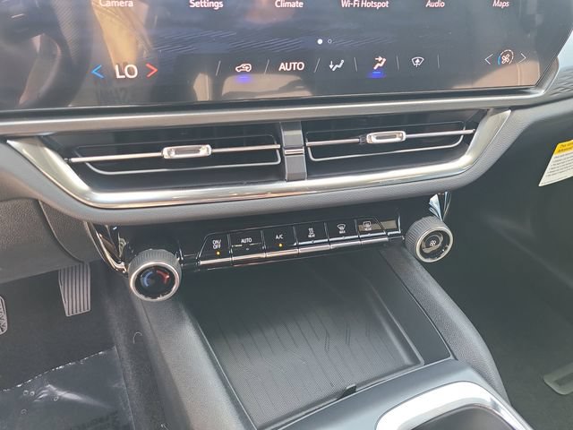 New 2026 Chevrolet Equinox EV LT w/ LPO, Blackout Package FWD image 32