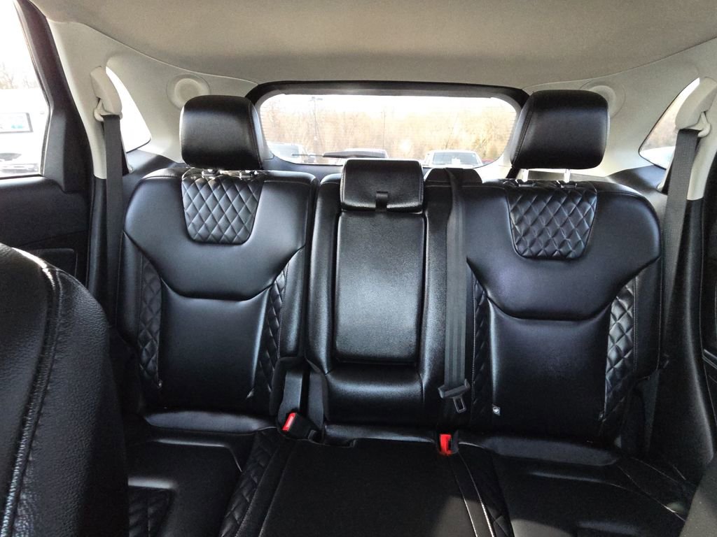 Used 2024 Ford Edge Titanium image 25