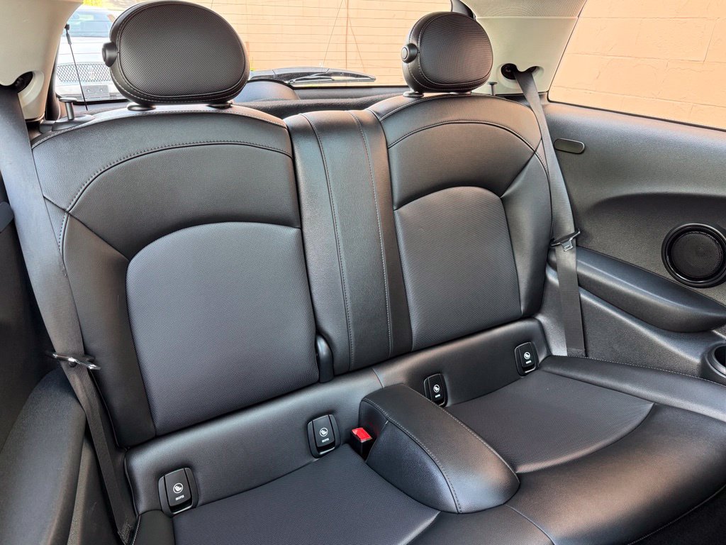 Used 2019 MINI Cooper S w/ Signature Upholstery Package FWD image 18