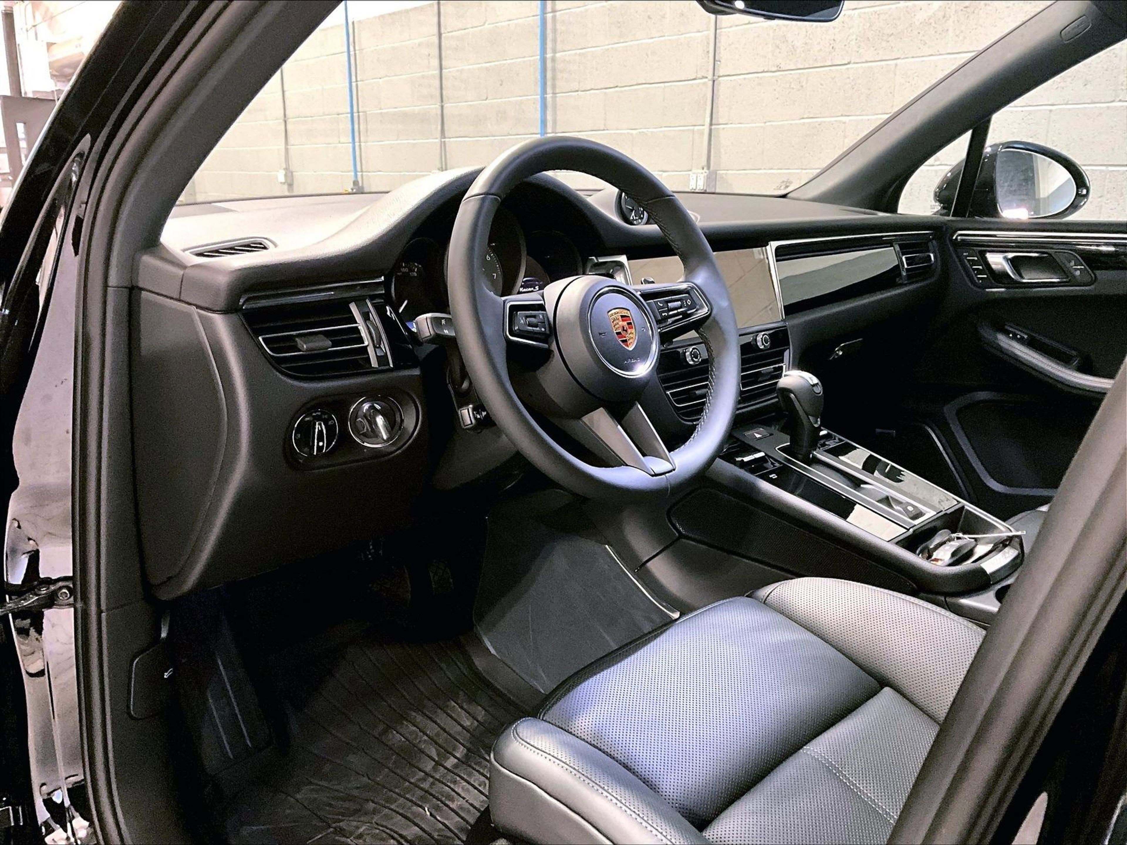 New 2026 Porsche Macan S AWD/4WD image 4
