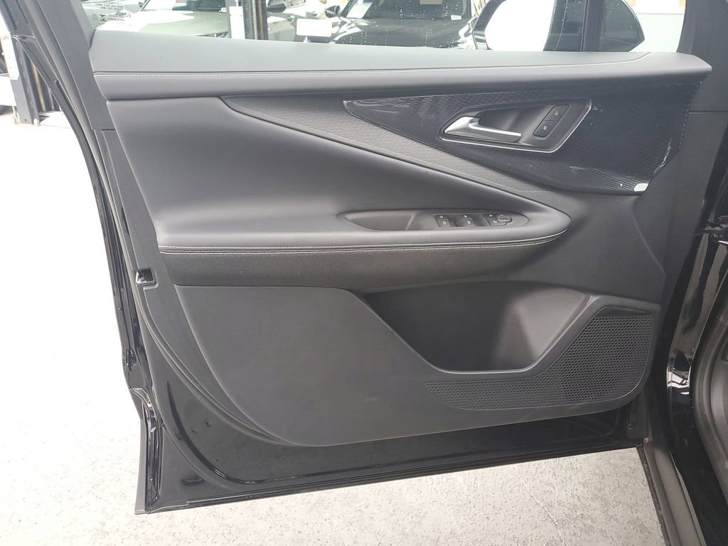 Used 2026 Chevrolet Blazer EV LT w/ Midnight/Sport Edition image 18