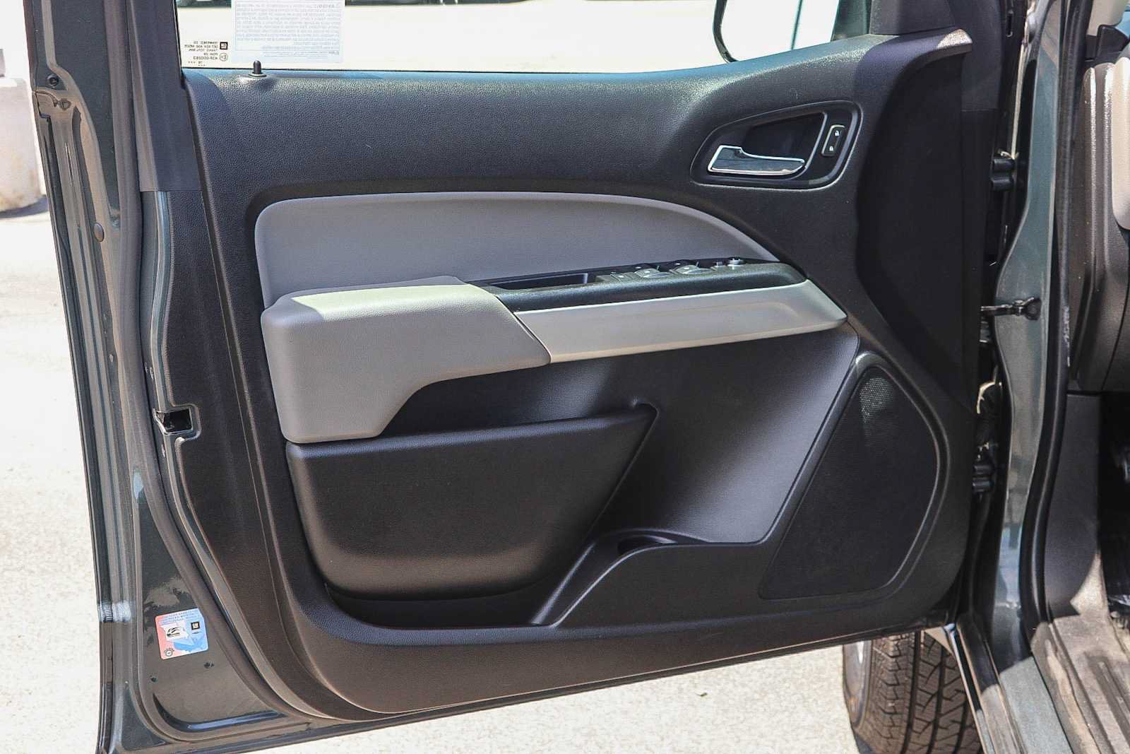 Used 2016 Chevrolet Colorado LT w/ LT Convenience Package RWD image 21